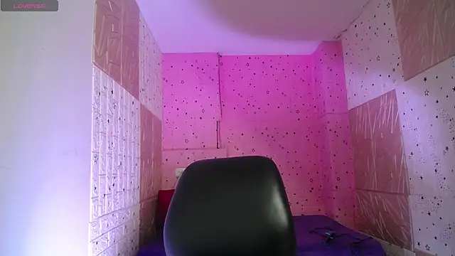 emmydurant online show from November 3, 2025, 8:01 pm