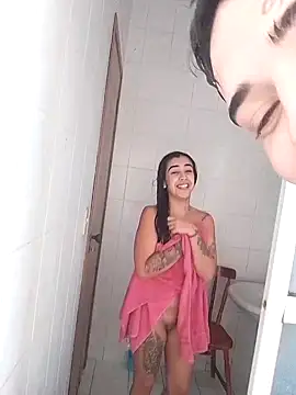 Snapshot of Bbzinha_18 chatting on November 13, 2025, 9:40 pm Bbzinha 18 online show from November 13, 2025, 9:40 pm