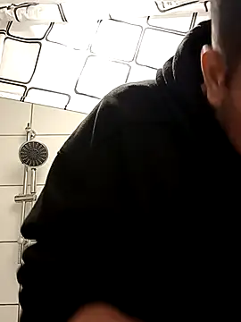 eyepach96 online show from September 25, 2025, 10:27 pm