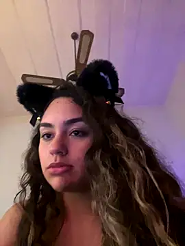 Jennyzinha00 online show from September 23, 2025, 2:29 am