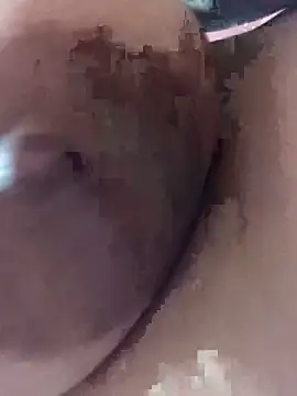 Snapshot of luzmelzinha chatting on December 14, 2025, 6:13 pm luzmelzinha online show from December 14, 2025, 6:13 pm