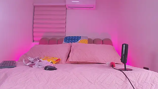 Snapshot of abbyrouss_ chatting on November 30, 2025, 3:07 am abbyrouss online show from November 30, 2025, 3:07 am