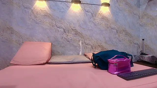 Snapshot of abbyrouss_ chatting on October 29, 2025, 3:27 am abbyrouss online show from October 29, 2025, 3:27 am