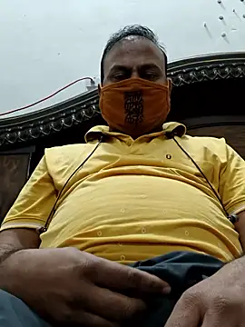 Snapshot of Famit025 chatting on January 19, 2026, 7:45 am Famit025 online show from January 19, 2026, 7:45 am