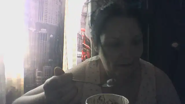 Snapshot of Breezy_88 chatting on August 7, 2026, 1:06 pm Breezy 88 online show from August 7, 2026, 1:06 pm