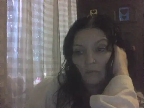 Snapshot of Breezy_88 chatting on November 9, 2025, 11:25 am Breezy 88 online show from November 9, 2025, 11:25 am