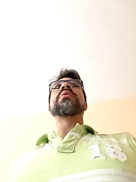 Snapshot of Mac50rus chatting on September 19, 2025, 12:31 pm Mac50rus online show from September 19, 2025, 12:31 pm