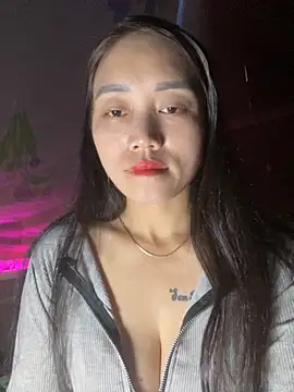 chipp-bong online show from November 13, 2025, 2:04 am