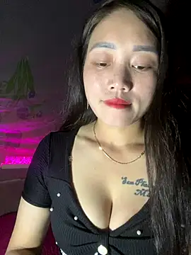 chipp-bong online show from November 10, 2025, 1:38 pm