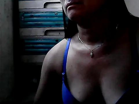 Snapshot of yoursPinayMama1682 chatting on October 24, 2025, 6:12 am yoursPinayMama1682 online show from October 24, 2025, 6:12 am