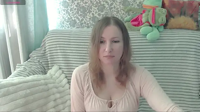Snapshot of LesanaMagic chatting on June 27, 2026, 2:23 pm LesanaMagic online show from June 27, 2026, 2:23 pm