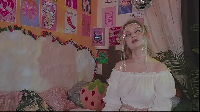 Charming winky online show from April 3, 2026, 6:36 pm