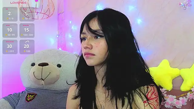 Snapshot of april_bennett chatting on April 18, 2026, 1:35 pm april bennett online show from April 18, 2026, 1:35 pm