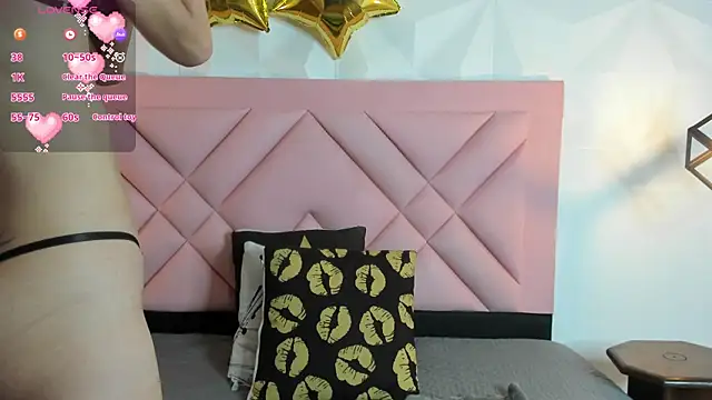 Snapshot of Caroline_daring chatting on July 16, 2026, 12:24 pm Caroline daring online show from July 16, 2026, 12:24 pm