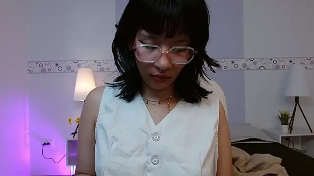 Snapshot of FresaAnix chatting on October 12, 2025, 7:37 pm FresaAnix online show from October 12, 2025, 7:37 pm