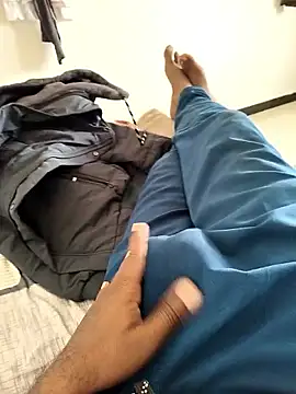 Chanderi19 online show from November 29, 2025, 4:56 am