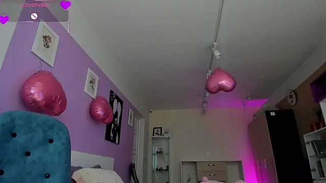 Snapshot of dark_summer chatting on March 2, 2026, 6:14 am dark summer online show from March 2, 2026, 6:14 am