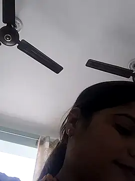 Hot-Pooja25 online show from April 7, 2026, 5:20 am