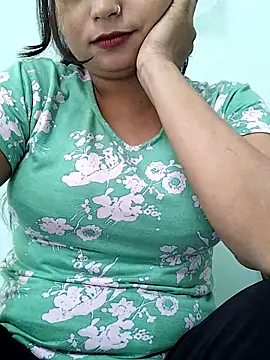 Snapshot of Hot-Pooja25 chatting on May 7, 2026, 5:22 am Hot-Pooja25 online show from May 7, 2026, 5:22 am