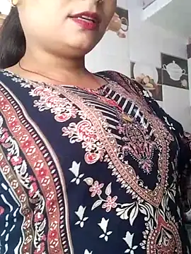 Snapshot of Hot-Pooja25 chatting on May 5, 2026, 5:54 am Hot-Pooja25 online show from May 5, 2026, 5:54 am