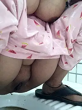 Hot-Pooja25 online show from April 12, 2026, 5:33 am