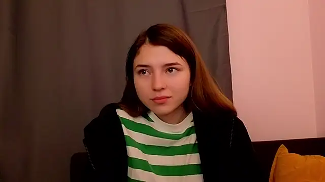Snapshot of KeikoWideman chatting on October 18, 2025, 10:56 pm KeikoWideman online show from October 18, 2025, 10:56 pm