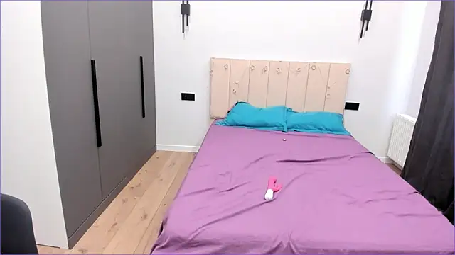 Maakimita online show from November 9, 2025, 7:45 am