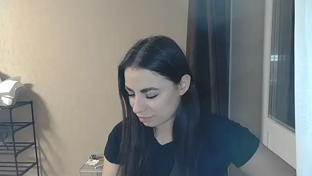 Snapshot of Noviraa chatting on May 28, 2026, 9:32 pm Noviraa online show from May 28, 2026, 9:32 pm