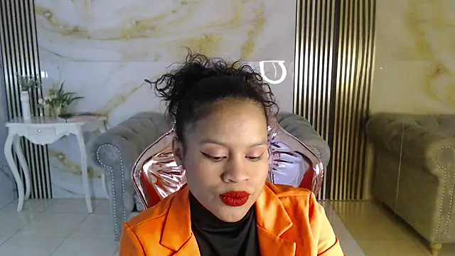 Snapshot of catalina5_s chatting on February 23, 2026, 1:01 pm catalina5 s online show from February 23, 2026, 1:01 pm