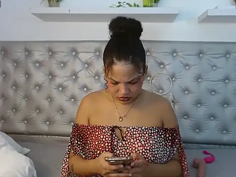 Snapshot of lulu_lovee chatting on October 24, 2025, 3:38 am lulu lovee online show from October 24, 2025, 3:38 am