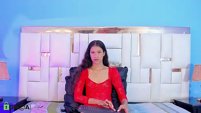 Snapshot of EmmaPetty chatting on September 12, 2025, 8:52 pm EmmaPetty online show from September 12, 2025, 8:52 pm