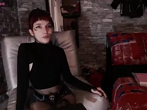 Snapshot of Inferno_Molly chatting on November 6, 2025, 6:39 am Inferno Molly online show from November 6, 2025, 6:39 am