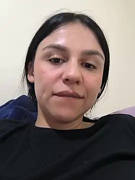 Daniela-rosee online show from May 27, 2026, 11:45 pm