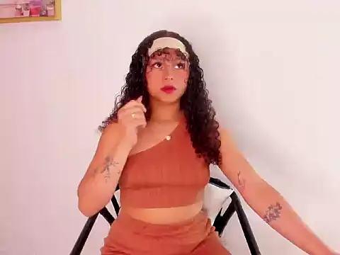 Snapshot of Sofiapassionne chatting on November 12, 2025, 1:04 pm Sofiapassionne online show from November 12, 2025, 1:04 pm