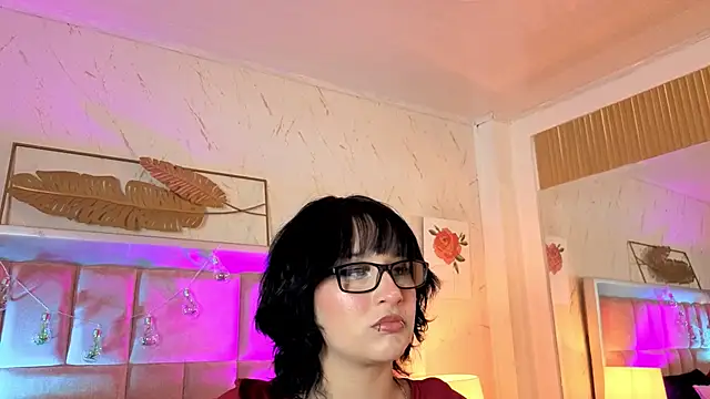 Snapshot of RobinBennett chatting on May 1, 2026, 12:54 pm RobinBennett online show from May 1, 2026, 12:54 pm