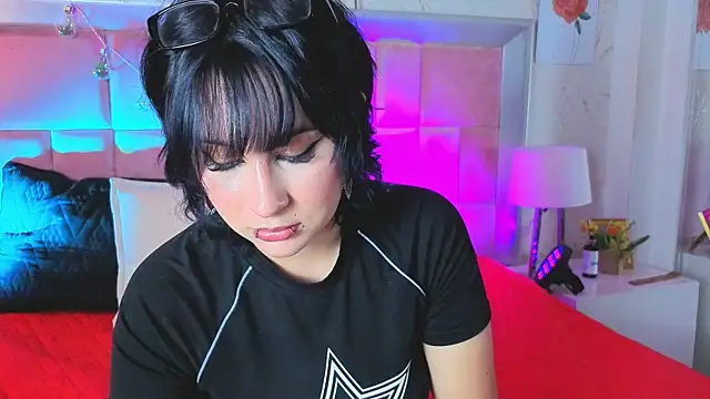Snapshot of RobinBennett chatting on May 11, 2026, 2:45 pm RobinBennett online show from May 11, 2026, 2:45 pm