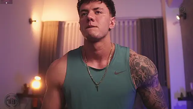 Snapshot of Thomas_Falcon chatting on October 22, 2025, 11:25 pm Thomas Falcon online show from October 22, 2025, 11:25 pm