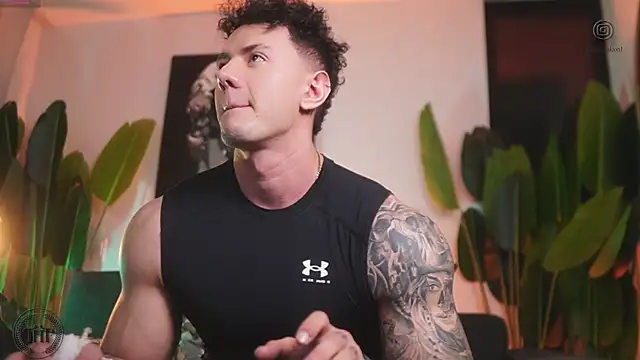 Snapshot of Thomas_Falcon chatting on November 25, 2025, 11:48 pm Thomas Falcon online show from November 25, 2025, 11:48 pm