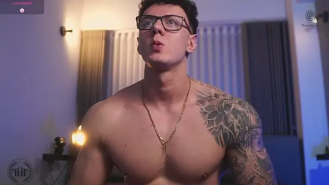 Snapshot of Thomas_Falcon chatting on October 26, 2025, 12:44 am Thomas Falcon online show from October 26, 2025, 12:44 am