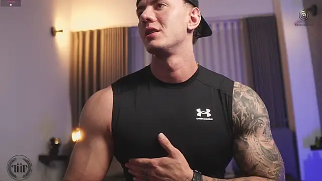 Snapshot of Thomas_Falcon chatting on October 22, 2025, 1:27 am Thomas Falcon online show from October 22, 2025, 1:27 am