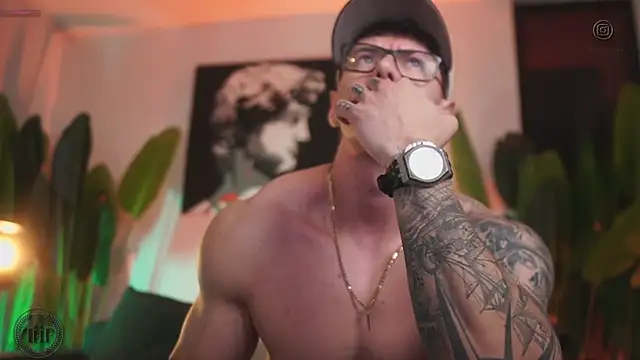 Snapshot of Thomas_Falcon chatting on November 29, 2025, 12:44 am Thomas Falcon online show from November 29, 2025, 12:44 am