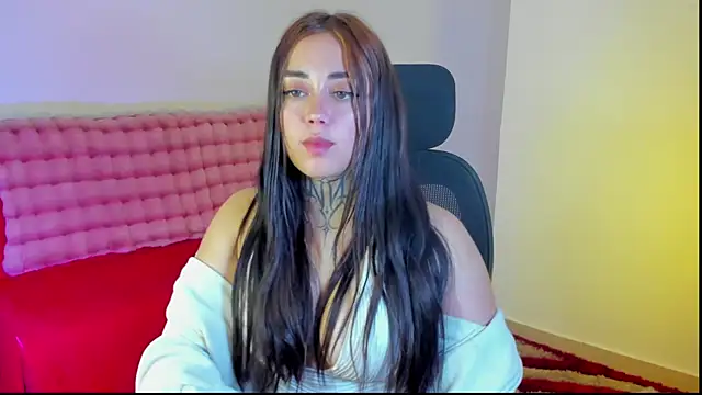 Snapshot of SofiaBermudez chatting on November 12, 2025, 1:43 am SofiaBermudez online show from November 12, 2025, 1:43 am