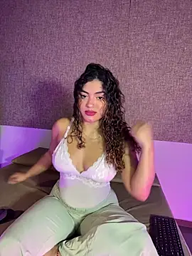 Snapshot of Salomeferreira_ chatting on September 27, 2025, 4:57 pm Salomeferreira online show from September 27, 2025, 4:57 pm