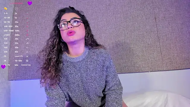 Snapshot of Salomeferreira_ chatting on October 10, 2025, 4:52 pm Salomeferreira online show from October 10, 2025, 4:52 pm