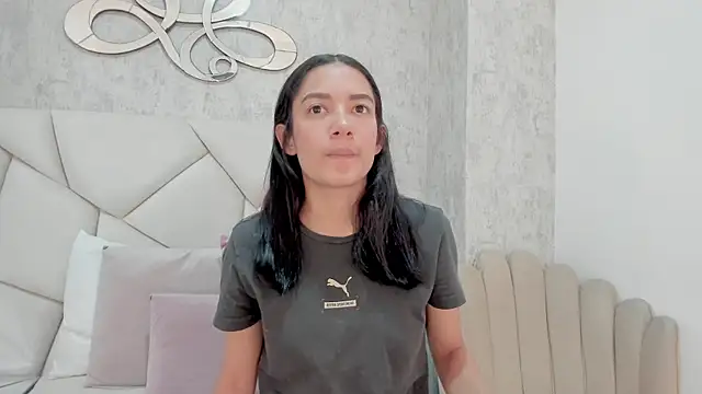 Skylerwhite02 online show from November 24, 2025, 7:47 pm