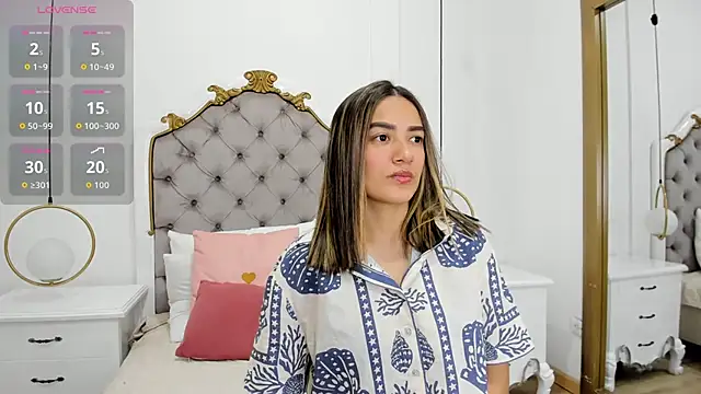 Skylerwhite02 online show from March 23, 2026, 3:28 am