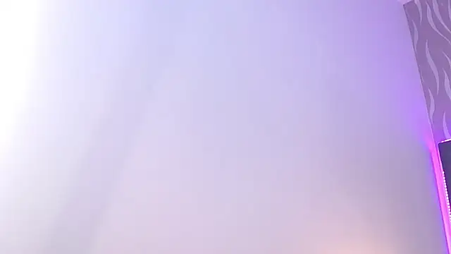 TINNATAYLOR online show from May 12, 2026, 4:24 pm