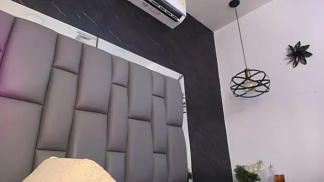 kissme luna online show from February 14, 2026, 7:03 pm