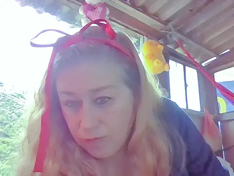 Snapshot of Effata30 chatting on October 6, 2025, 3:57 pm Effata30 online show from October 6, 2025, 3:57 pm