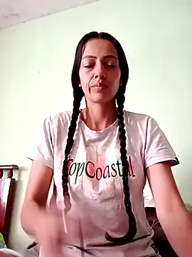 Snapshot of Mariam_Lopez__ chatting on April 22, 2026, 6:25 pm Mariam Lopez online show from April 22, 2026, 6:25 pm